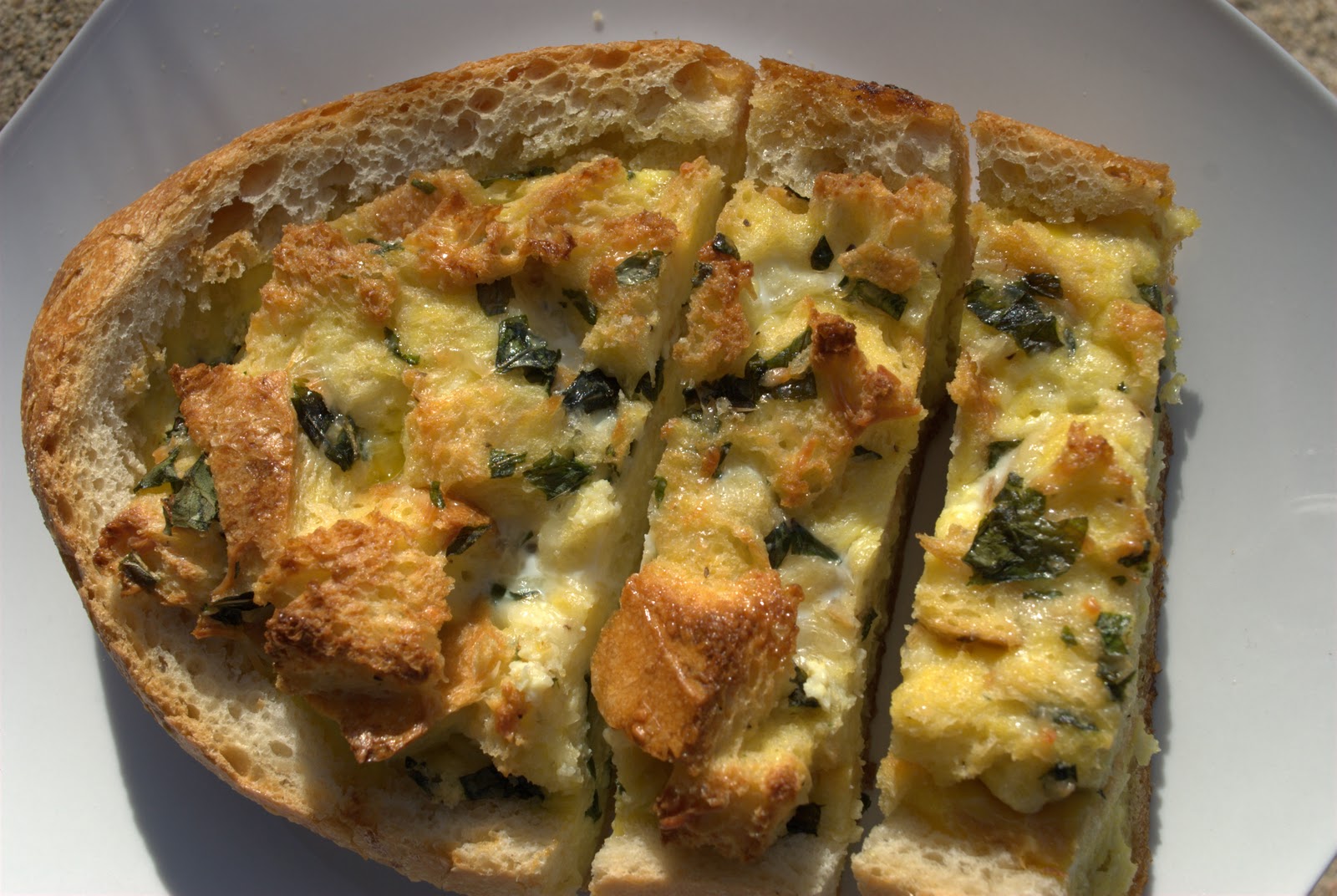 ape-s-eats-basil-eggs-in-french-bread